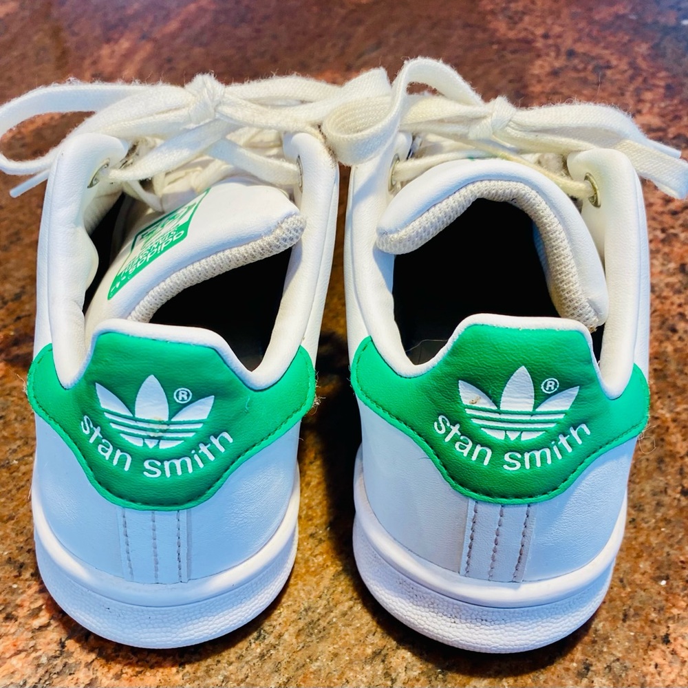 3 for $30 ADIDAS Originals White Leather Stan Smith
Sneakers - Picture 3 of 10